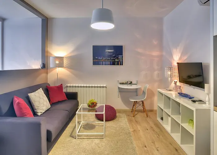 D&A Center Apartments With Free Parking