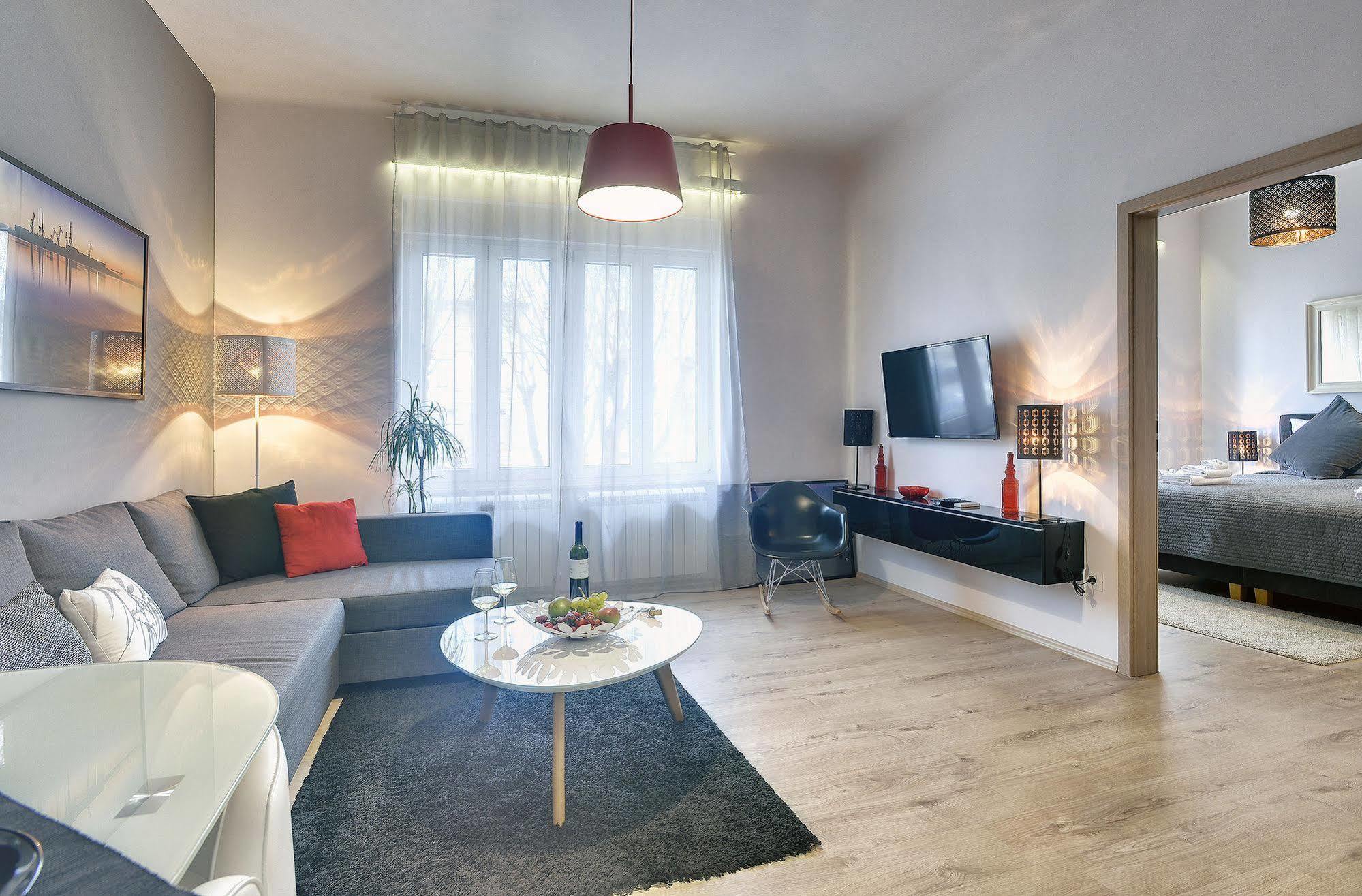 D&a Center With Free Parking * Pula