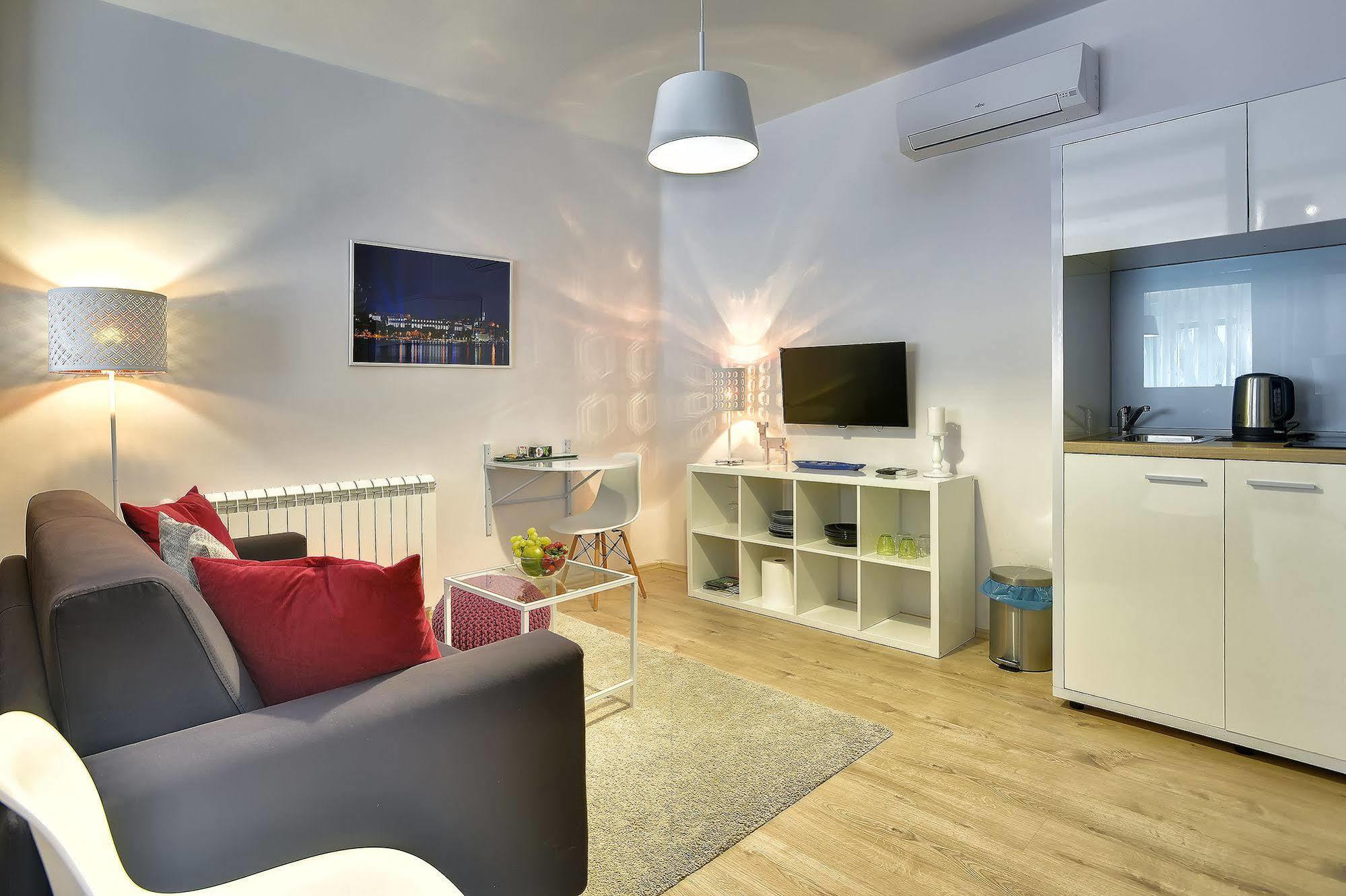 D&a Center With Free Parking Apartment Pula