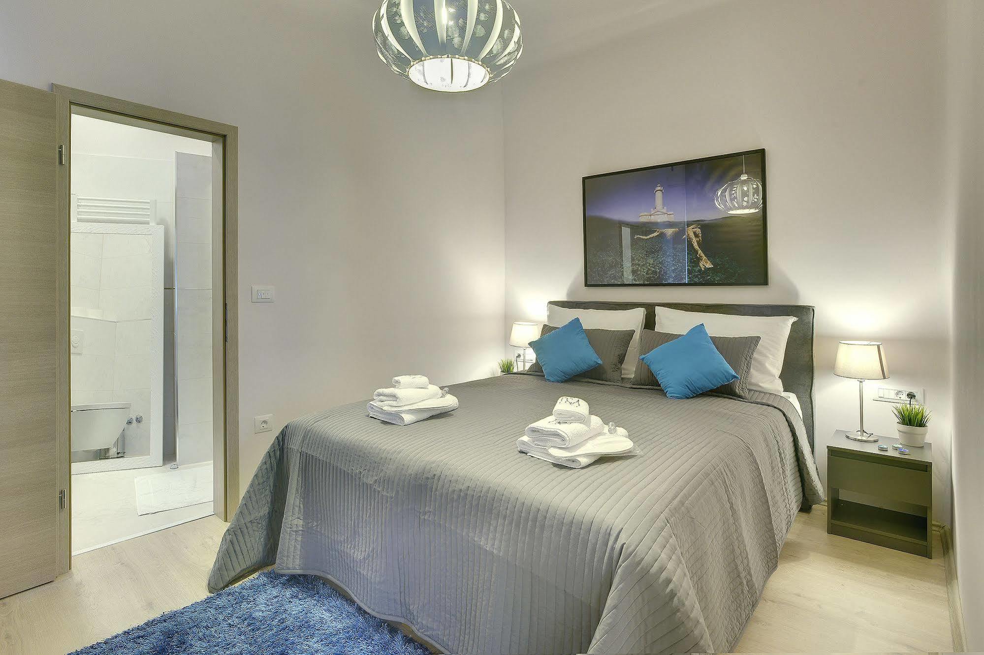D&a Center With Free Parking Apartment *
